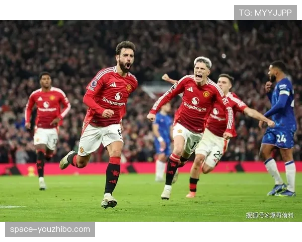 曼联高位逼抢在利兹联简洁后场出球面前形同虚设